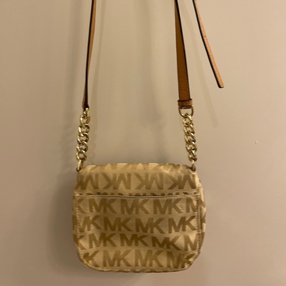 Michael Kors Small Cross Body Logo Purse - Picture 3 of 3
